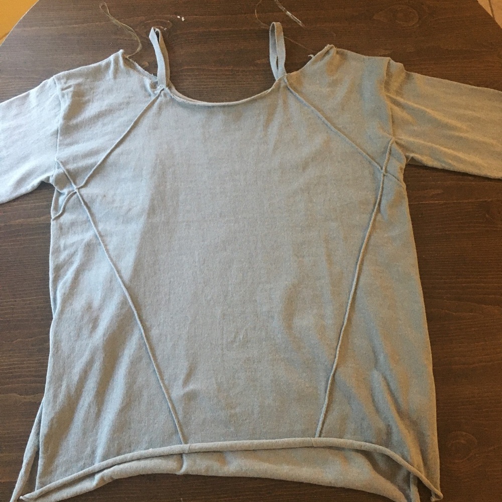 Women’s large Umgee off the shoulder tee